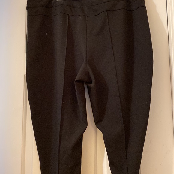 Front is Faux leather leggings with seams on front and back - Picture 3 of 4